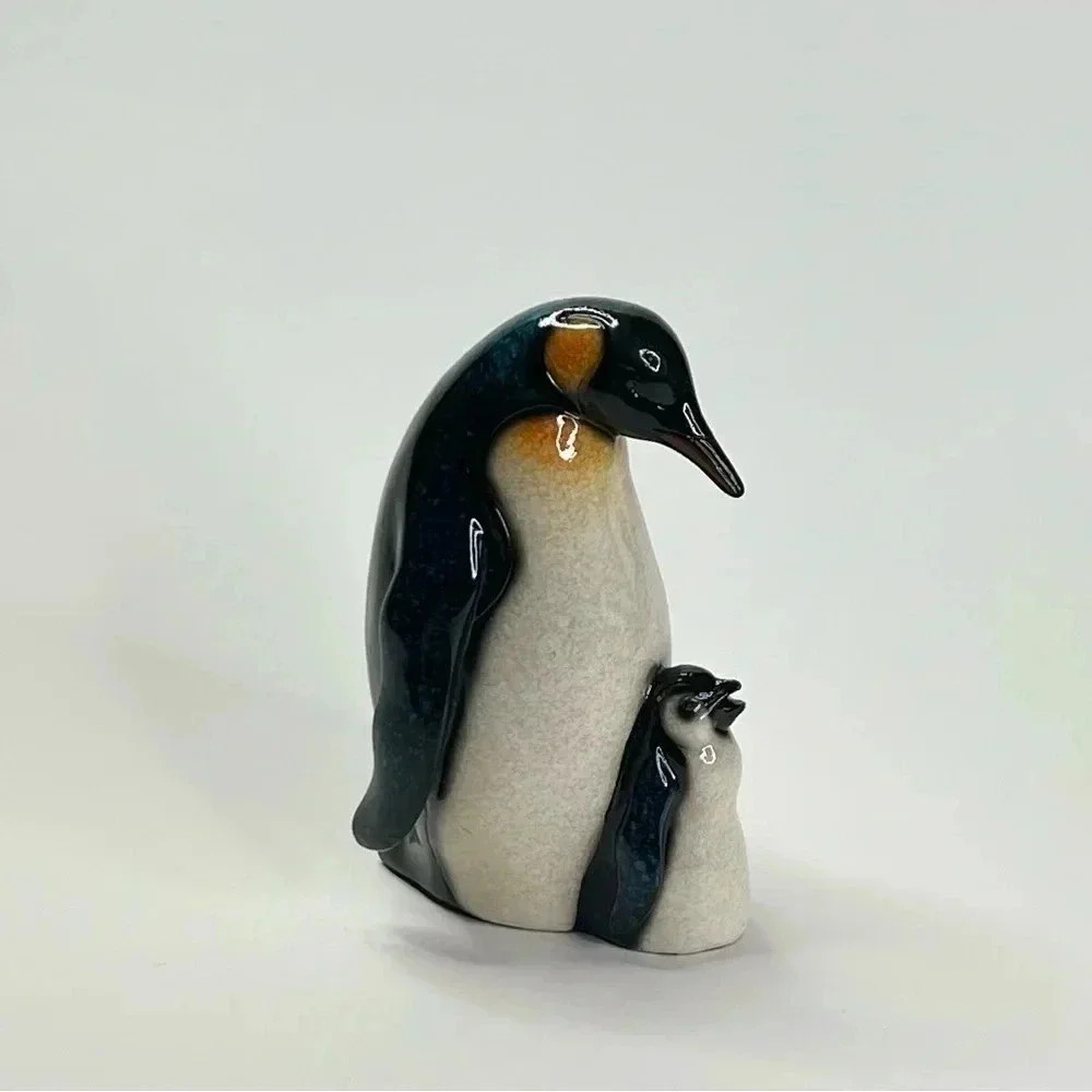 The Juliana Collection Figurine 59496 Natural World - Mother & Baby Penguin - Picture 3 of 4